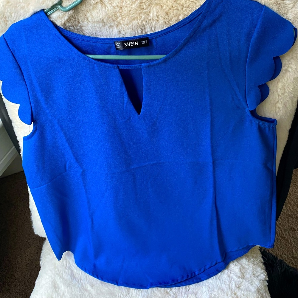 Blouse SHEIN new without tag. Royal blue